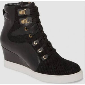 Linea Paolo Fleur Wedge Leather Sneaker Size 6.5M